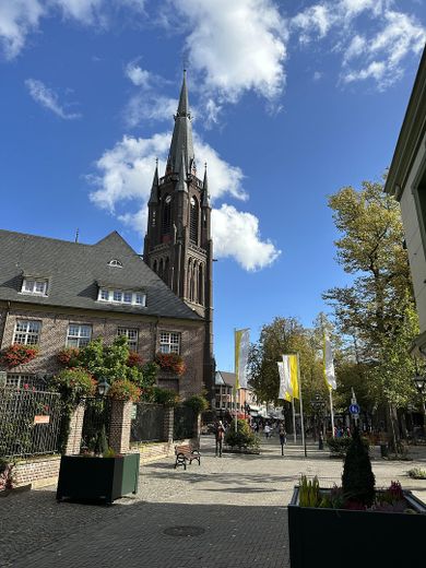 Zentrum in. ca 300 m