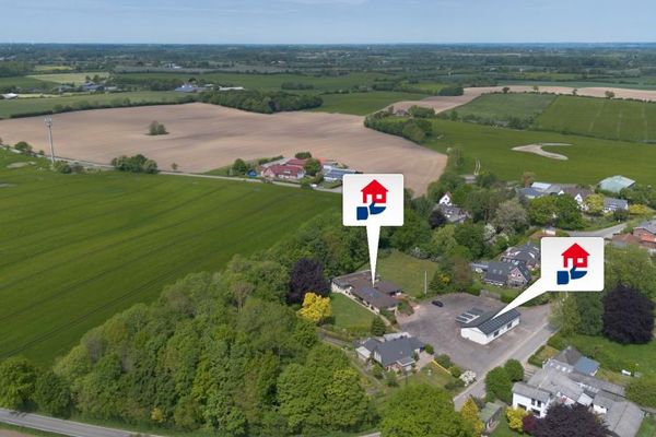 Winkelbungalow + große Speditionshalle mit Poolhaus, PV-Anlage, neuer Wärmepumpe