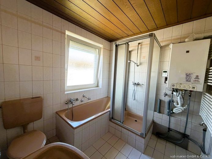 Helle 3-Zimmer‑Wohnung in Hof - mit Balkon, Garage und viel Wohlfühlpotenzial – VUB2396-7