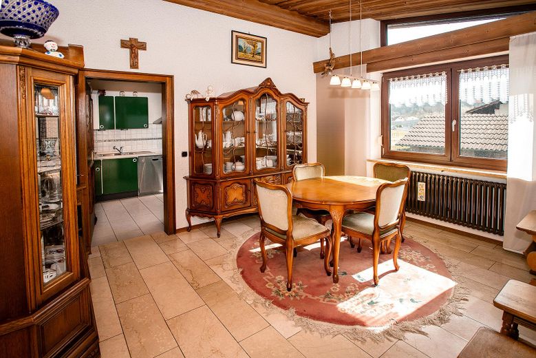 Charmantes Einfamilienhaus mit Garten und drei Garagen in Roding-Wetterfeld – Foto 42
