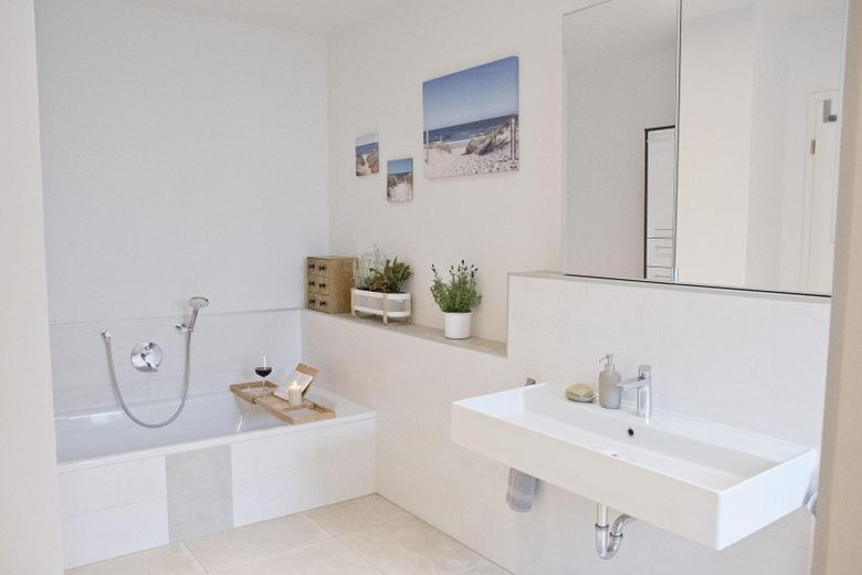 Esclusiva casa unifamiliare KfW-40 in tranquilla posizione a pendio esposto a sud – di alta qualità ed efficiente dal punto di vista energetico – Foto 13