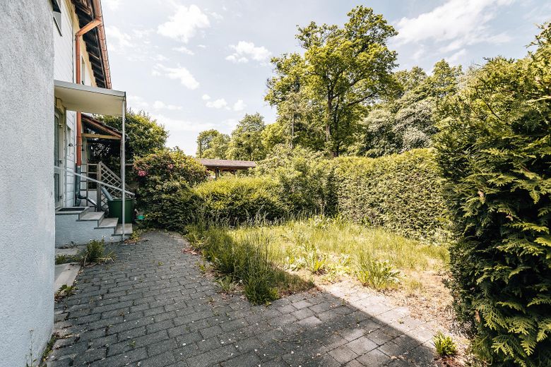 Traumhaftes Gartengrundstück 507qm Nähe Isarhochufer in Pullach mit großem Potential – Haus Strassenansicht Vorgarten
