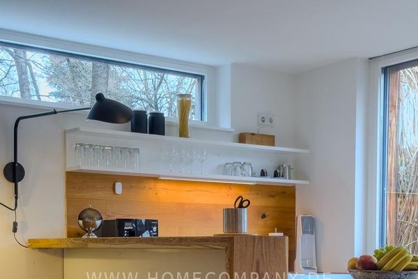 ***Appartamento di 2 locali arredato di alta qualità con terrazza e giardino