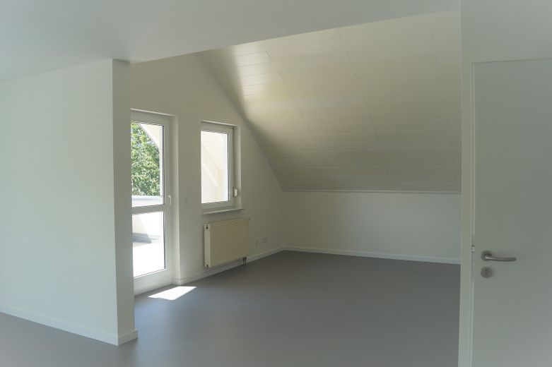 ...angrenzend Büroraum, Balkon