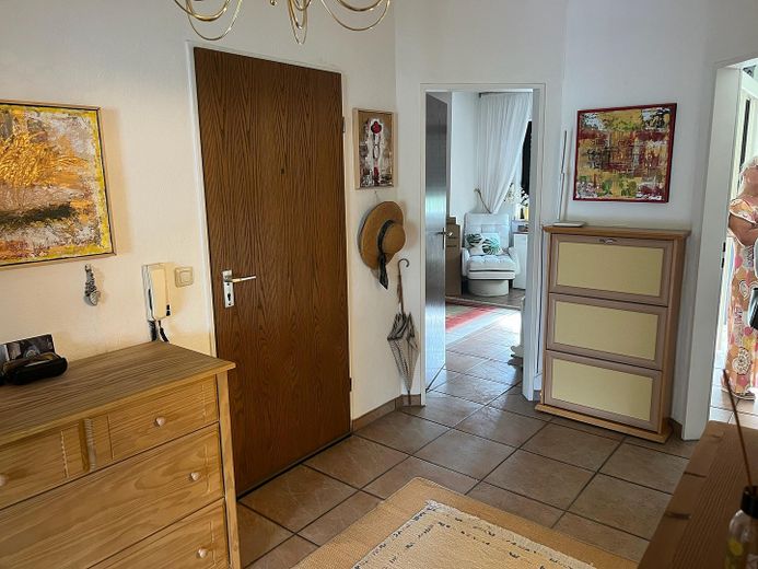 Helle 3 Zimmer-Wohnung in Eicken – Wohnungsflur