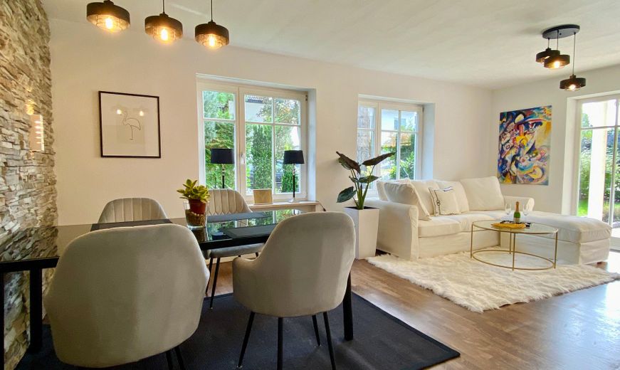 Top Möbliert / Fully furnished: Elegante 3-Zi-Gartenwohung, WLAN, Home Office, TG-Stellplatz – Foto 2