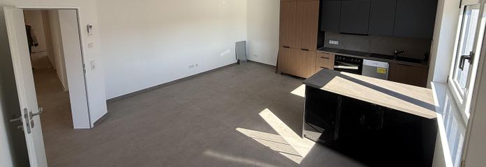 Fris gerenoveerde commerciële unit incl. airconditioning en nieuwe keuken