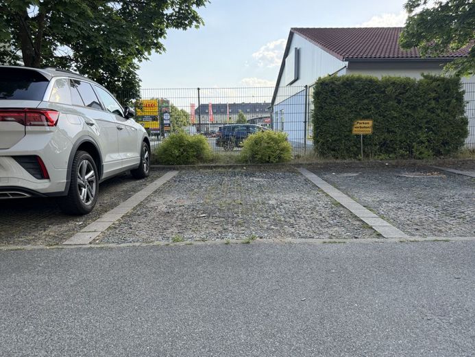 Einmaliges Wohnjuwel! 80 m² Wohnung - Loft-Charakter und 1A Veste-Coburg-Blick! Stellplatz mietbar – Optionaler Stellplatz