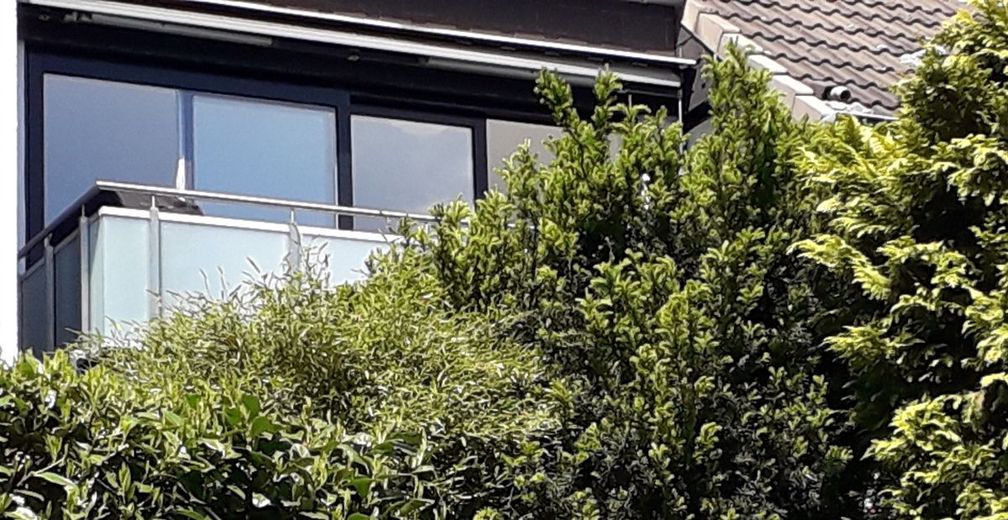 Exklusives Wohnen im Siepental in Essen – Blick von außen auf den Balkon3