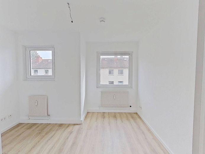 Luminoso appartamento di 3 locali con bagno con vasca e BALCONE – Ansicht I: Schlafzimmer