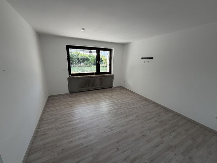 Huzurun şehre yakınlıkla buluştuğu yer – güneş alan güney bahçesiyle – Esszimmer EG
