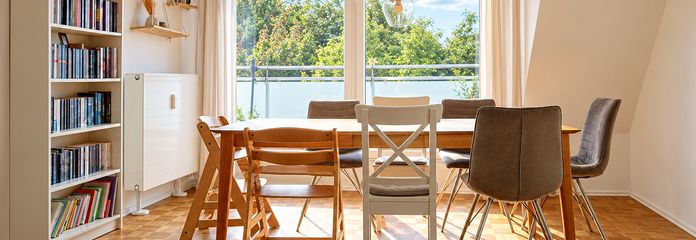 Umfangreich modernisierte 4-Zimmer-Wohnung mit großem Balkon + ca. 30qm2 Dachboden im Moltkeviertel – Die Highlights 