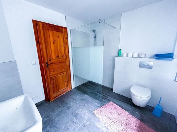 Badezimmer (EG)