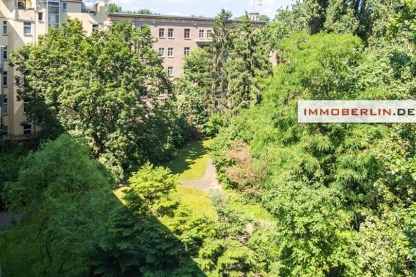 IMMOBERLIN.DE - Frisch Renoviert! Helle 2-Zimmer-Wohnung mit Sonnenbalkon nahe Warschauer Straße