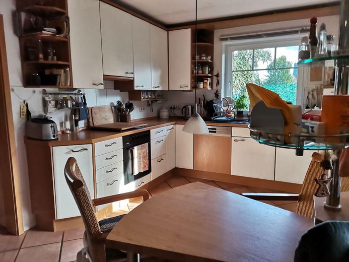 Offene Küche mit Essplatz