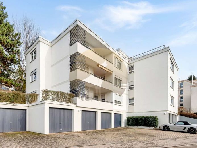 Helle 3,5-Zimmer-Wohnung mit Balkon und Aufzug in ruhiger Lage von Baden-Baden – Foto 1