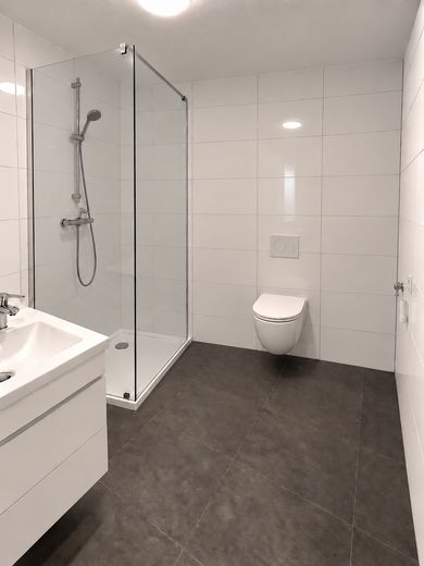 Zwischen Stadtleben und Rückzugsort - Großzügige Wohnung mit Balkon – Bad