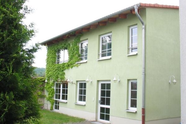 Kleines Hinterhaus auf 2 Etagen m. Grünfläche in Gera-Zwötzen!