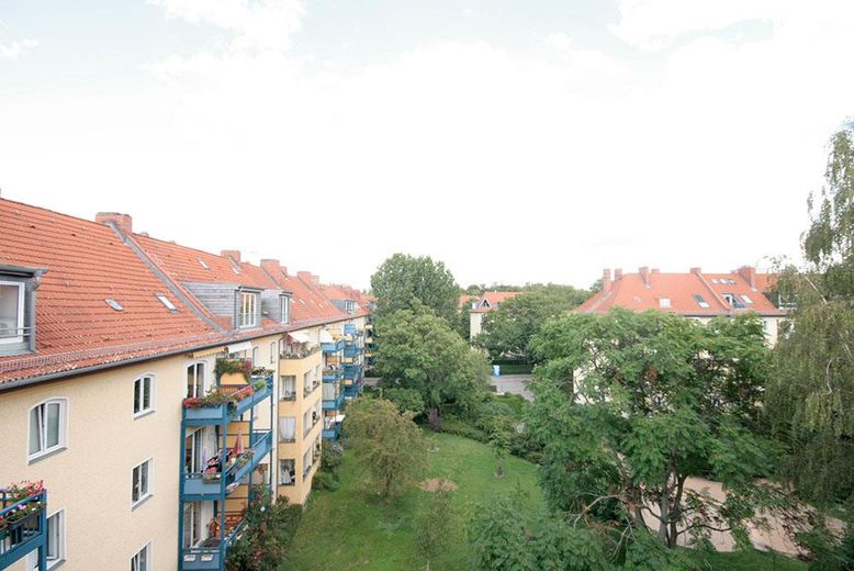 Sonniges Dachgeschoss im Bötzowviertel mit Fernsehturmblick – Hofblick2