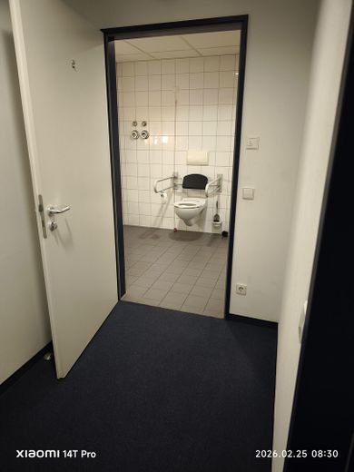 *** Büro am Marienplatz Stuttgart sofort frei *** – Behinderten-WC