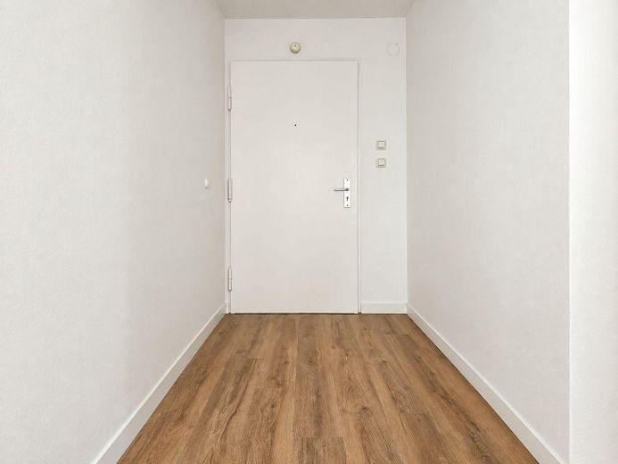 Appartamento con 3,5 locali, completamente ristrutturato, con balconi a Laim – Eingangsbereich