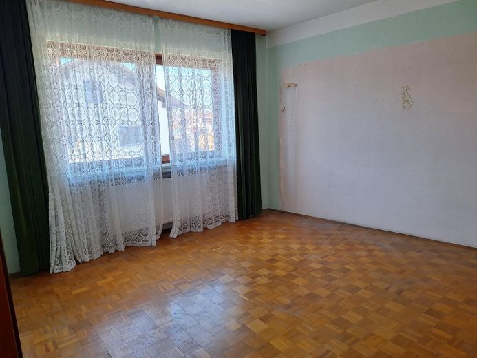 Casa residenziale con capannoni di stoccaggio senza commissioni – Foto 23