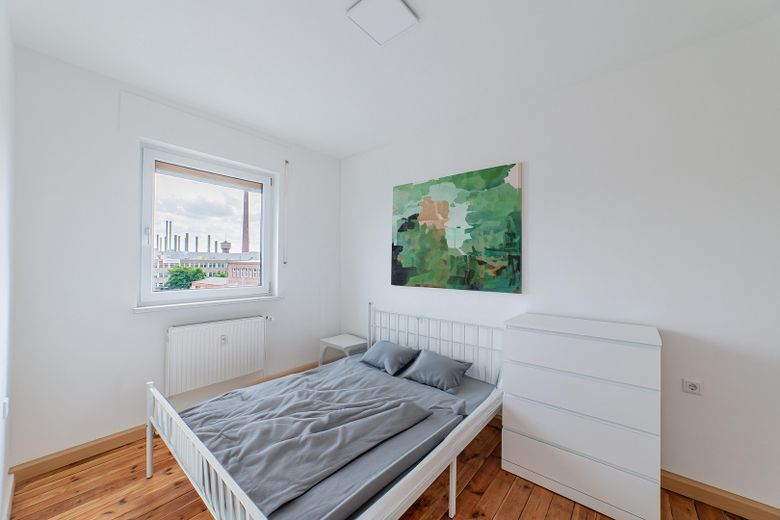 schöne 2-Zimmer-Wohnung mit Küche / Newly renovated – Foto 1
