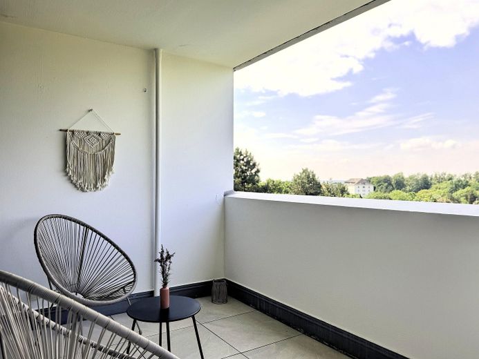 *ZONDER COURTAGE* Stijlvol gemoderniseerd 2-kamer appartement met droomuitzicht & groot zonnebalkon – Foto 8