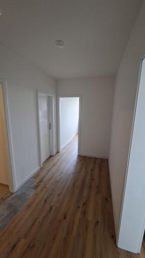 Teilsanierte 2-Zimmer Wohnung in guter Lage – Eingangsbereich/Flur