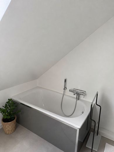 Modernes, sofort bezugsfertiges Haus in Oldenburg in Holstein – Badewanne