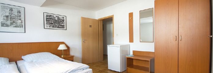 Furnished room with private bathroom, Internet via W-LAN, in an attractive part of town – 715c0d9f8fa7f1293b981e56f12d697187661be5.jpg