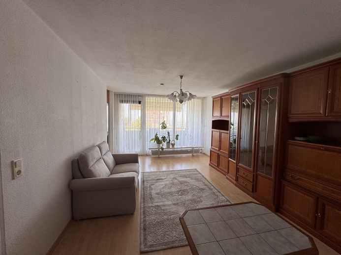 Attraktive 4-Zimmer Wohnung für die ganze Familie – Wohnzimmer