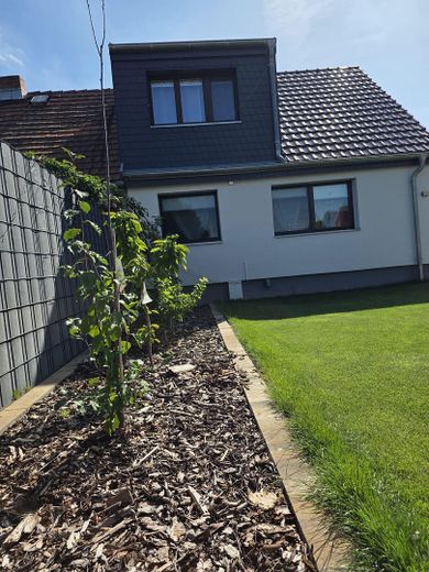 Sunny semi-detached house with a large plot – Photo 20