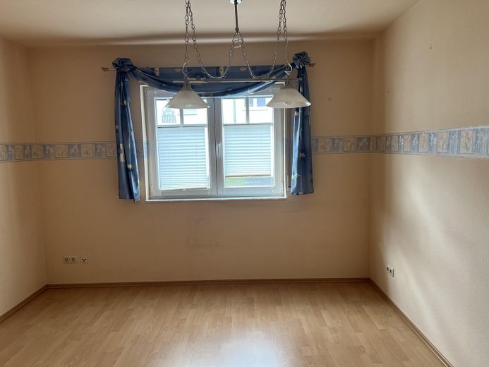 5 Zi.-Maisonette mit Garten, Terrasse und Carport in Mühlheim in ruhiger Anliegerstraße – Esszimmer