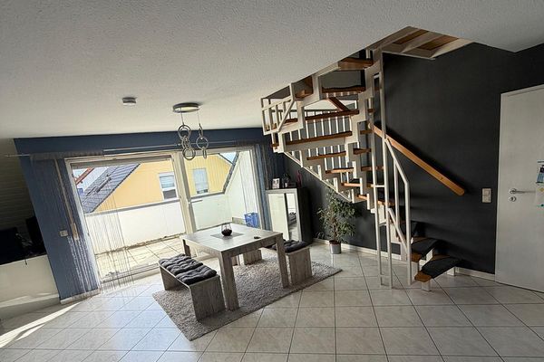 Zadbana 4,5-pokojowa maisonette z balkonem i kuchnią zabudowaną w Brühl, bez prowizji