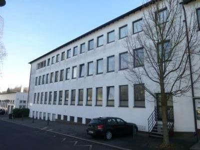 Attraktive 3-Zi.-Wohnung KDB mit Balkon zu vermieten – Gebäudeansicht, Wohnung 2. OG 
