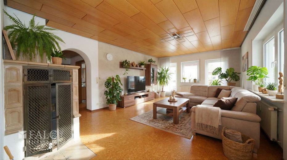 Platzwunder in Ravenstein! 3-Familienhaus inkl. großzügiger Scheune - FALC Immobilien Heilbronn – Zeit zum Entspannen (2. OG)