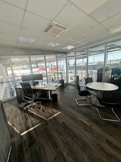 Möblierte Ausstellungs- und Bürofläche in zentraler Lage in Achern / erweiterbar um Werkstatt – Büro OG 