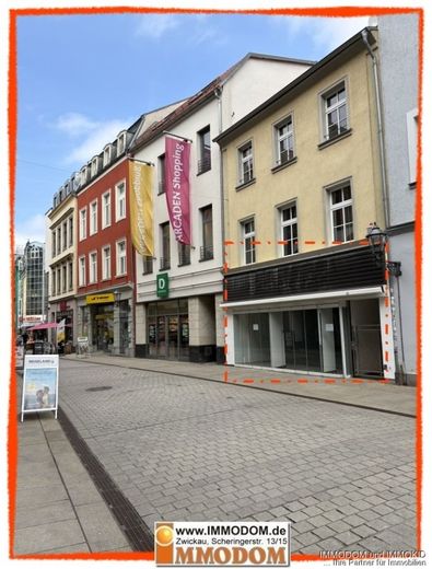 Große Ladenfläche in Zwickaus 1A-Fußgängerzone - etabliertes Umfeld, starke Nachbarschaft – Blick in die Einkaufsmeile
