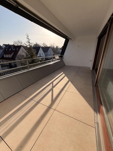 Ексклюзивно відремонтована 3,5–4,5-кімнатна квартира з каміном – Balkon