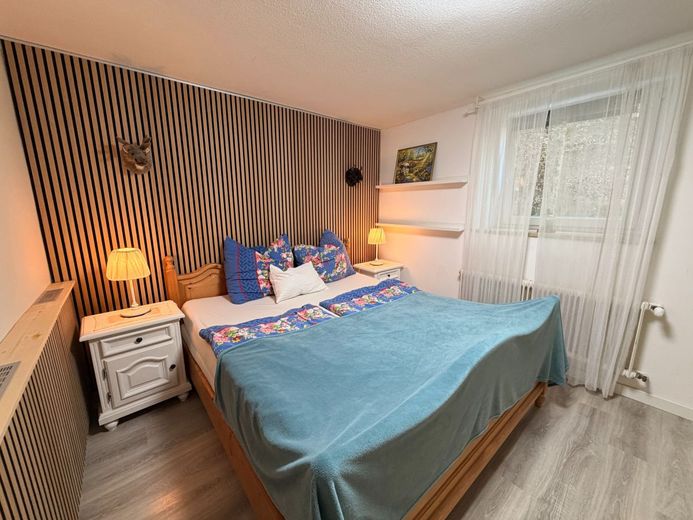 Altbau von 1907 - modernisiert, mit Einliegerwohnung &amp; Bergblick – Schlafzimmer EG