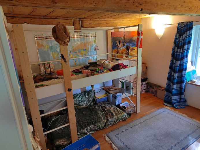 Kernsaniertes Bauerhaus unter Reet auf naturnahem Grundstück in Feldrandlage – Kinderzimmer EG