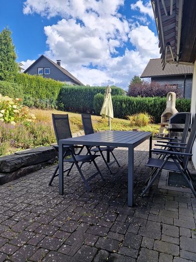 Casa unifamiliare con giardino, garage e posto auto – Photo 12