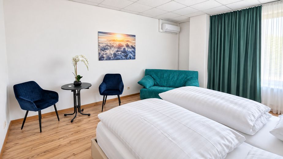 TOP 1R=34m², 2R= 7m², 3 R= 114m² umeblowane apartamenty, również do wynajmu krótkoterminowego – Schlafzimmer Appartement 2
