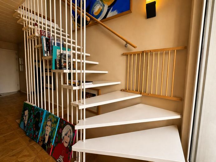 Eine Immobilie zum Verlieben - gepflegtes Einfamilienhaus in Gevelsberg – Treppenaufgang in das Dachgeschoss