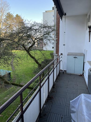 Loggia an Schlafzimmer