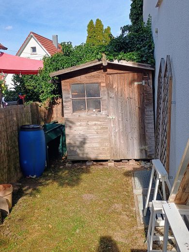 Sonnige 3-Zimmerwohnung mit Garten und Blick auf die Weinberge – Gartenhütte