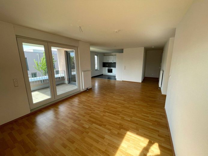 Appartement élégant de 3 pièces avec cuisine équipée et balcon – Musteransicht I: Wohnzimmer