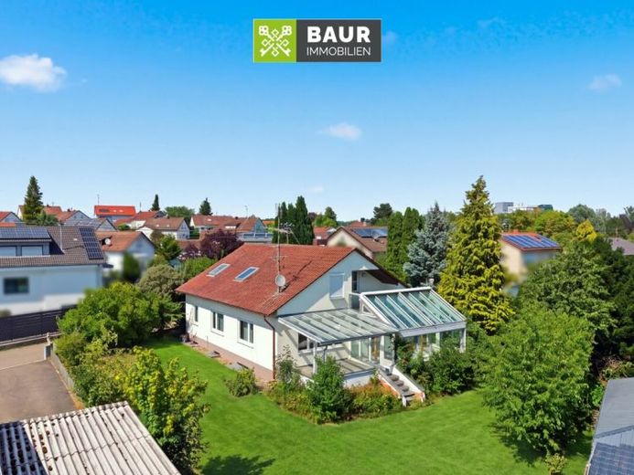 Großzügiges Familienheim mit Potenzial und sonnigem Wintergarten in Bad Schussenried – Foto 1