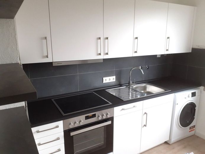 Solide Kapitalanlage: Vermietete 3-Zimmer-ETW mit Loggia &amp; Tiefgaragenstellplatz in Minden! – Küche I
